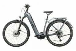 Vélo De Ville Électrique Cube Kathmandu Hybrid Pro 625 Easy Entry Shimano Deore 11V 625 Wh 700 Mm Gris Flash 2022 17 Vélo De Ville Électrique Cube Kathmandu Hybrid Pro 625 Easy Entry Shimano Deore 11V 625 Wh 700 Mm Gris Flash 2022 -Magasin Vélos de Ville unnamed file 1019