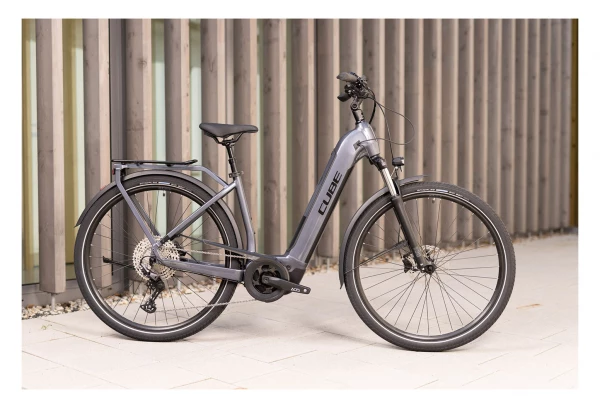 Vélo De Ville Électrique Cube Touring Hybrid Pro 625 Easy Entry Shimano Deore 11V 625 Wh 700 Mm Gris Metallic 2022 12 Vélo De Ville Électrique Cube Touring Hybrid Pro 625 Easy Entry Shimano Deore 11V 625 Wh 700 Mm Gris Metallic 2022 – Image 10