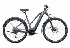 VTC Électrique Cube Nuride Hybrid Performance 500 Allroad Trapeze Shimano Alivio 9V 500 Wh 700 Mm Rouge Dark 2022 Gris -Magasin Vélos de Ville unnamed file 1385
