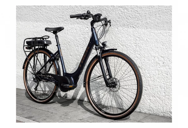 Vélo De Ville Électrique Trek Verve+ 2 Lowstep Shimano Altus 9V 500 Wh Azure 2022 Bleu 4 Vélo De Ville Électrique Trek Verve+ 2 Lowstep Shimano Altus 9V 500 Wh Azure 2022 Bleu – Image 2