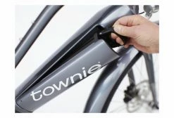 Vélo De Ville Électrique Electra Townie Path Go! 10D Equipped Step-Thru Shimano Deore 10V 500 Wh 27.5'' Gris Holographic 2021 -Magasin Vélos de Ville unnamed file 1939