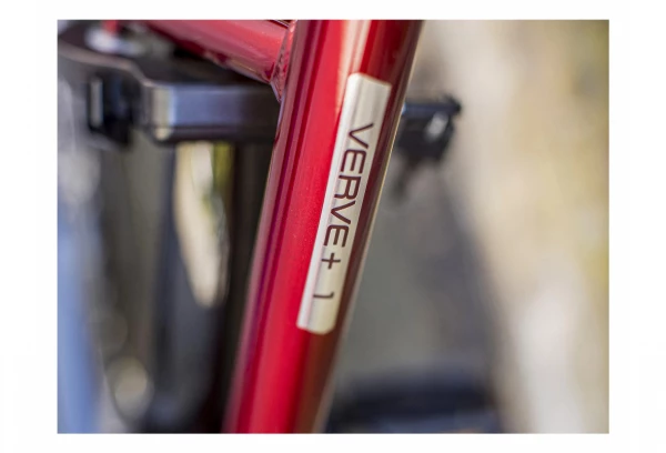 Vélo De Ville Électrique Trek VERVE+ 1 Mowstep Shimano Altus 8V 400wh Rage Red 2021 Rouge 8 Vélo De Ville Électrique Trek VERVE+ 1 Mowstep Shimano Altus 8V 400wh Rage Red 2021 Rouge – Image 6