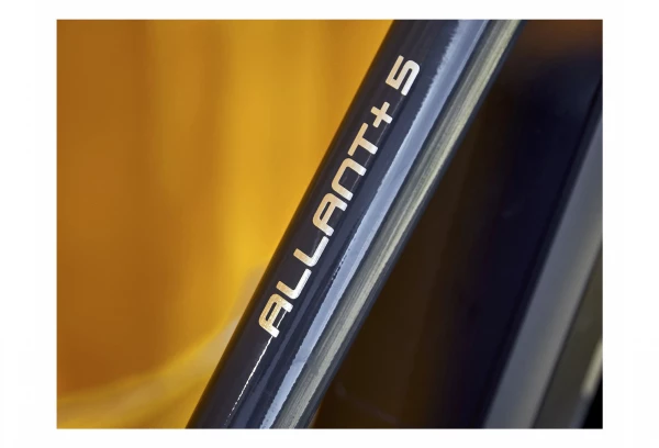 Vélo De Ville Electrique Trek Allant+ 5 Stagger 27.5'' 500wh Shimano 9V Solid Charcoal 2021 11 Vélo De Ville Electrique Trek Allant+ 5 Stagger 27.5'' 500wh Shimano 9V Solid Charcoal 2021 – Image 9