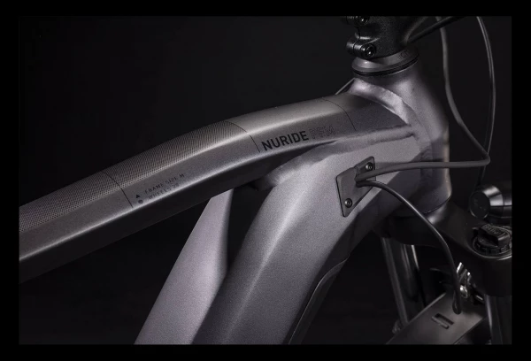 VTC Électrique Cube Nuride Hybrid Performance 625 Allroad Trapeze Shimano Alivio 9V 625 Wh 700 Mm Gris Graphite 2022 9 VTC Électrique Cube Nuride Hybrid Performance 625 Allroad Trapeze Shimano Alivio 9V 625 Wh 700 Mm Gris Graphite 2022 – Image 7