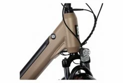 Vélo De Ville Électrique Bicyklet Carmen Shimano Tourney/Altus 7V 504 Wh 700 Mm Marron Tan -Magasin Vélos de Ville unnamed file 572