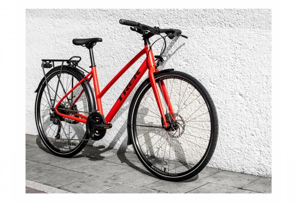 Vélo De Ville Trek FX 2 Disc Equpped Stagger Shimano Acera/Altus 9V 700 Mm Rouge 2022 4 Vélo De Ville Trek FX 2 Disc Equpped Stagger Shimano Acera/Altus 9V 700 Mm Rouge 2022 – Image 2