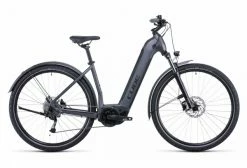 VTC Électrique Cube Nuride Hybrid Performance 500 Allroad Easy Entry Shimano Alivio 9V 500 Wh 700 Mm Gris Graphite 2022