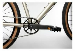 Vélo Fitness Kona Dew Plus SE Shimano Deore 10V 650b Beige Gloss Sand 2022 15 Vélo Fitness Kona Dew Plus SE Shimano Deore 10V 650b Beige Gloss Sand 2022 -Magasin Vélos de Ville unnamed file 86