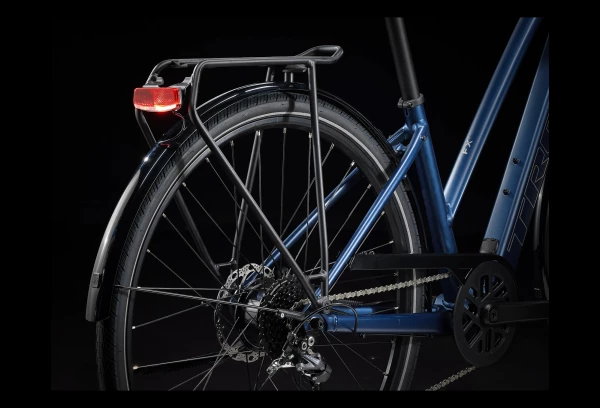 Vélo De Ville Électrique Trek FX+ 2 Shimano Altus 9V 250 Wh 700 Mm Bleu Mulsanne 2023 11 Vélo De Ville Électrique Trek FX+ 2 Shimano Altus 9V 250 Wh 700 Mm Bleu Mulsanne 2023 – Image 9